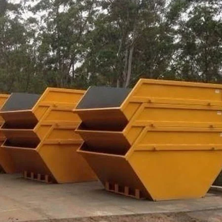 Caçambas para o serviço de disk entulho